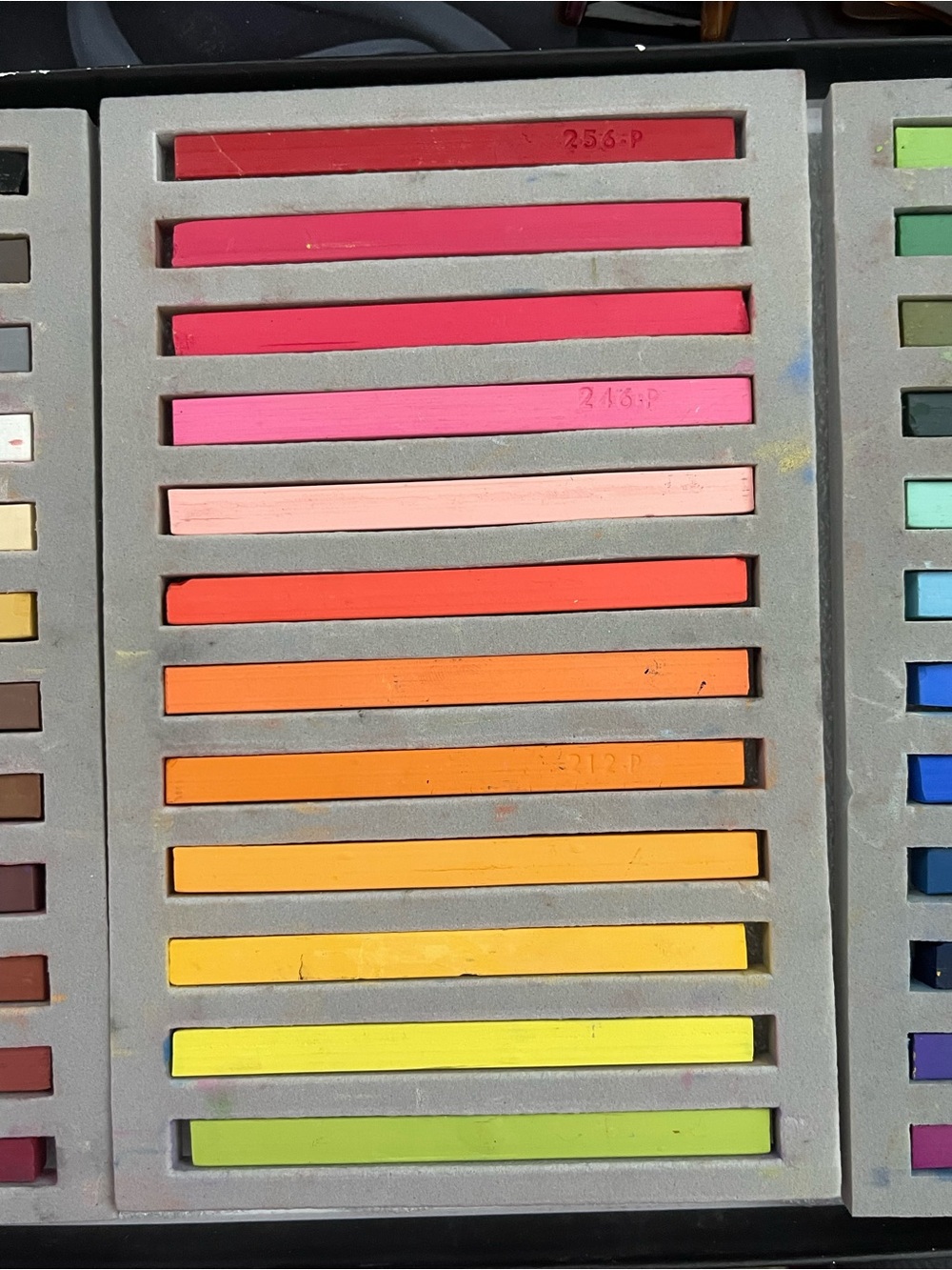 Art Bundel! Including Prismacolor Premier Nupastel 36-Count Pastel Sticks - Picture 7 of 8